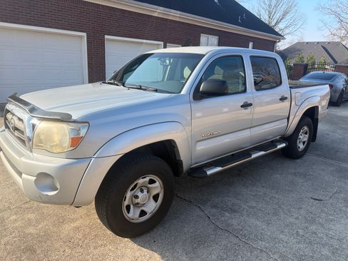Used 2009 Toyota Tacoma PreRunner image 16