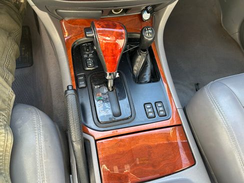 Used 2002 Lexus LX 470 4WD image 9