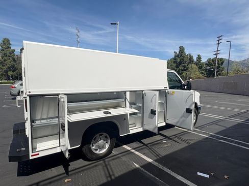 Used 2023 Ford E-350 and Econoline 350 Super Duty w/ Power Windows & Locks Group image 21