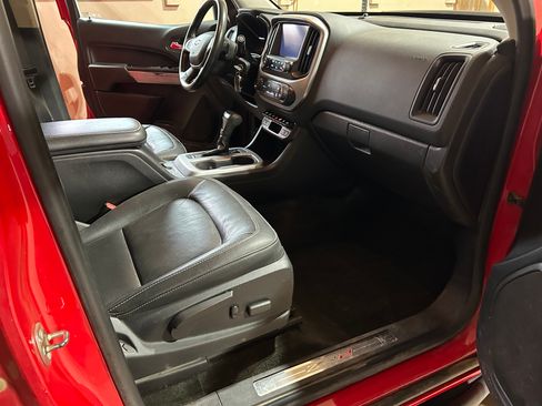 Used 2018 Chevrolet Colorado ZR2 image 11