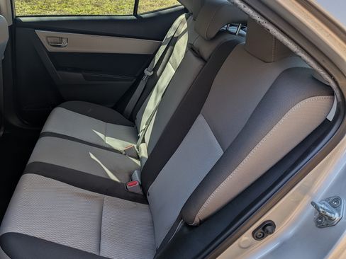 Used 2017 Toyota Corolla LE image 15