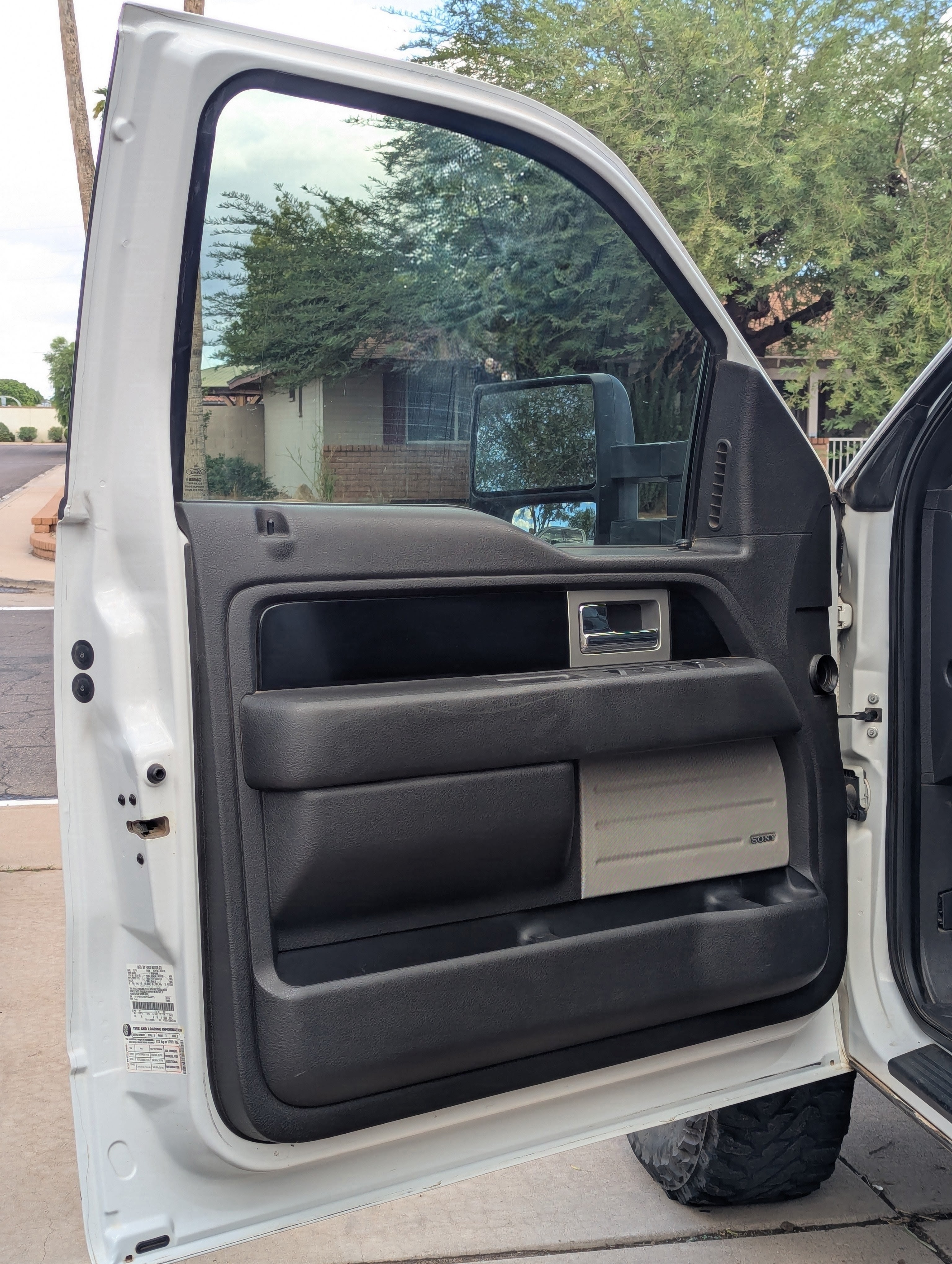 Used 2012 Ford F150 FX4 w/ FX Luxury Pkg AWD/4WD image 12