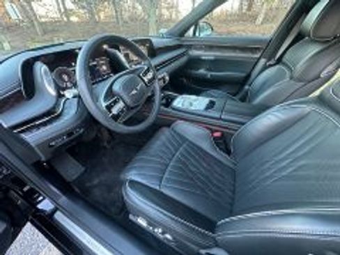 Used 2023 Genesis G90 3.5T image 16