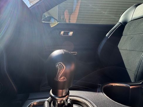 Used 2016 Ford Mustang Shelby GT350 w/ Technology Package image 11