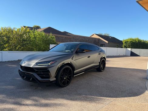Used 2019 Lamborghini Urus image 4