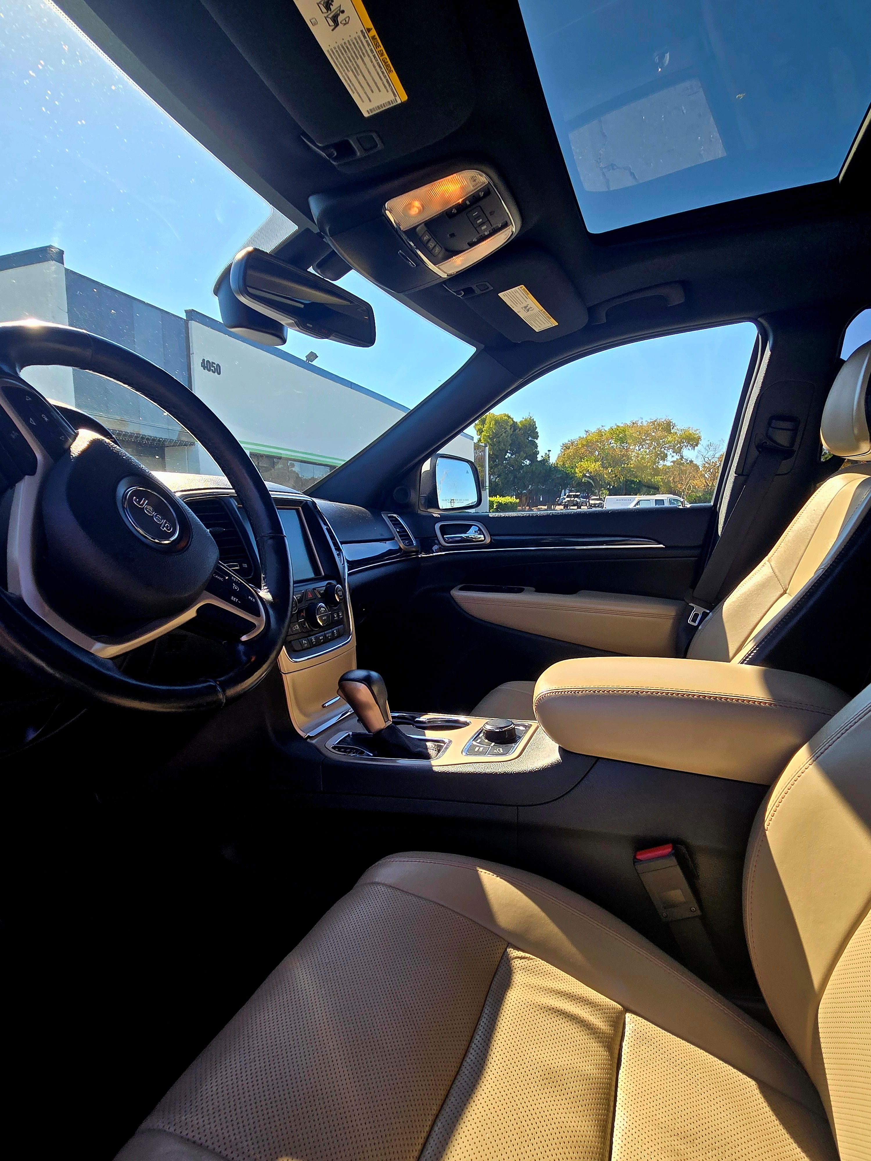 Used 2016 Jeep Grand Cherokee Limited 75th Anniversary AWD/4WD image 6