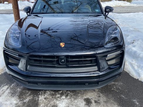 Used 2023 Porsche Macan S image 1