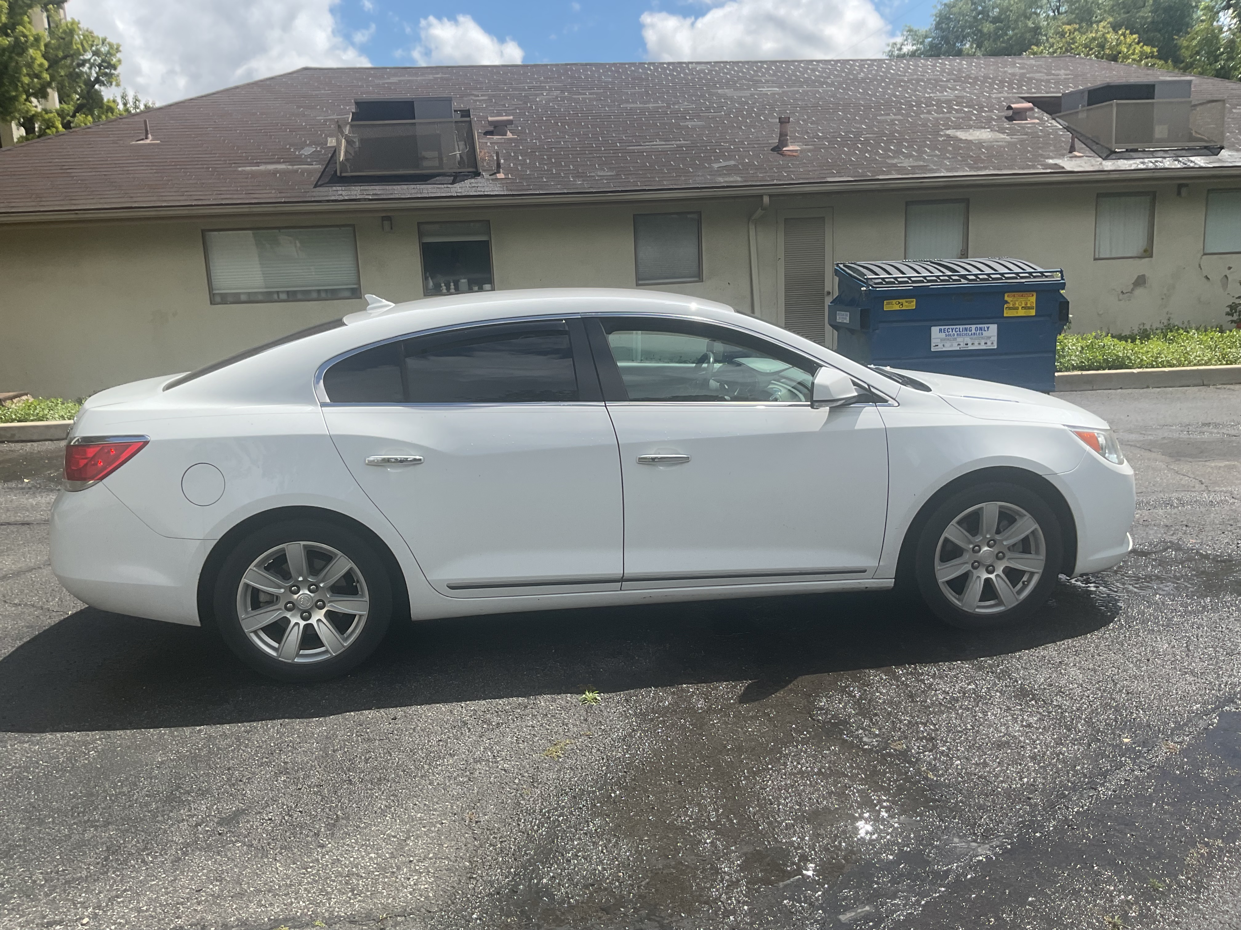 Used 2011 Buick LaCrosse CXL FWD image 9