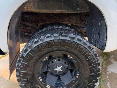 Used 2005 Ford F350 Lariat AWD/4WD image 9