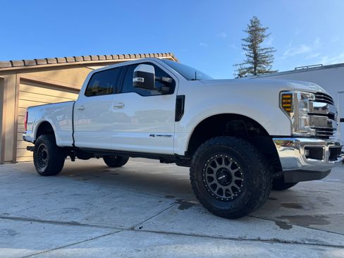 Used 2018 Ford F250 Lariat image 6