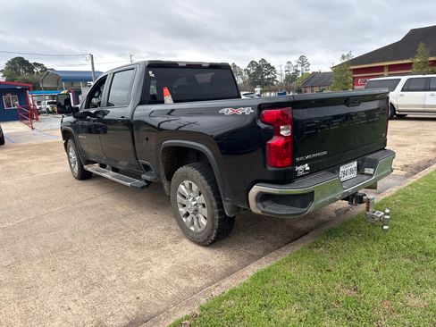 Used 2022 Chevrolet Silverado 2500 LT w/ Convenience Package image 5
