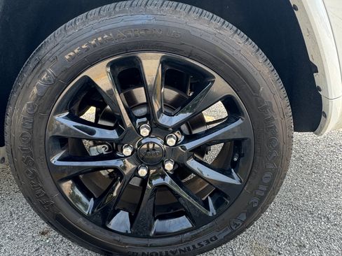 Used 2021 Jeep Grand Cherokee Laredo X RWD image 17