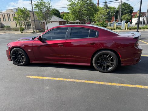 Used 2022 Dodge Charger Scat Pack w/ Dynamics Package RWD image 11