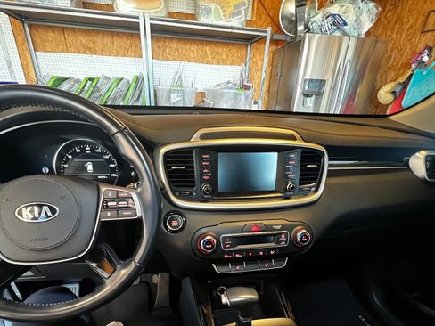 Used 2020 Kia Sorento EX image 13