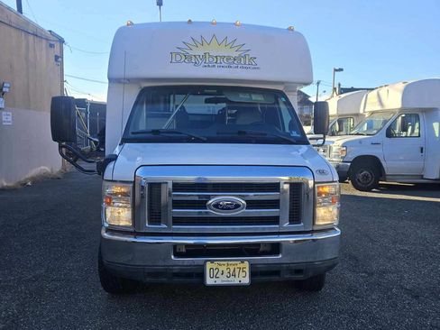 Used 2016 Ford E-450 and Econoline 450 Super Duty w/ Shuttle Bus Prep Package image 4
