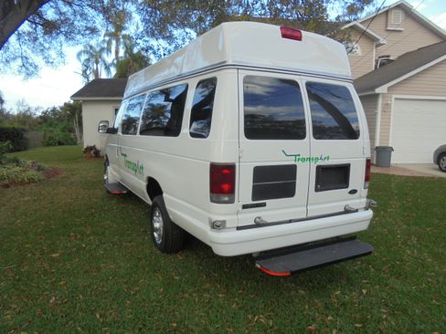 Used 2006 Ford E-250 and Econoline 250 Extended RWD image 6