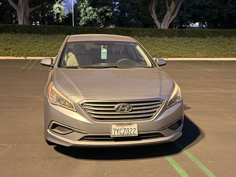 Used 2017 Hyundai Sonata SE w/ Winter Weather Package image 5