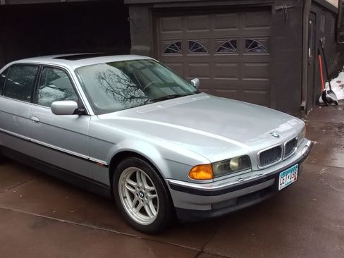 Used 2000 BMW 750iL image 1
