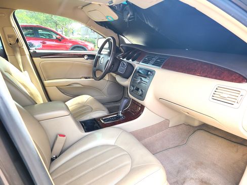 Used 2008 Buick Lucerne CXL w/ Driver Confidence Package FWD image 4