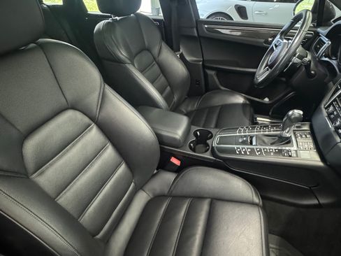 Used 2015 Porsche Macan Turbo AWD/4WD image 6