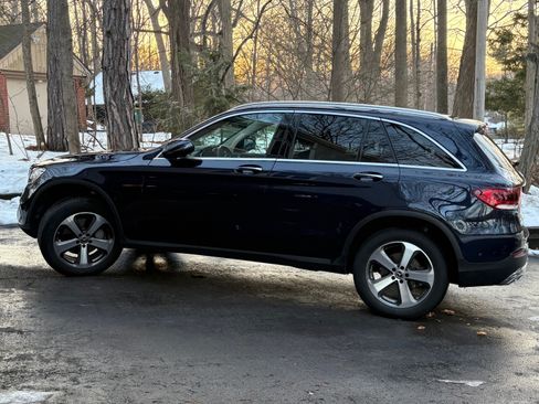 Used 2022 Mercedes-Benz GLC 300 4MATIC image 4