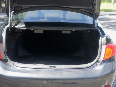 Used 2010 Toyota Corolla LE image 13