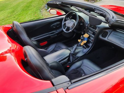 Used 2002 Chevrolet Corvette Convertible w/ Preferred Equipment Group1 image 2