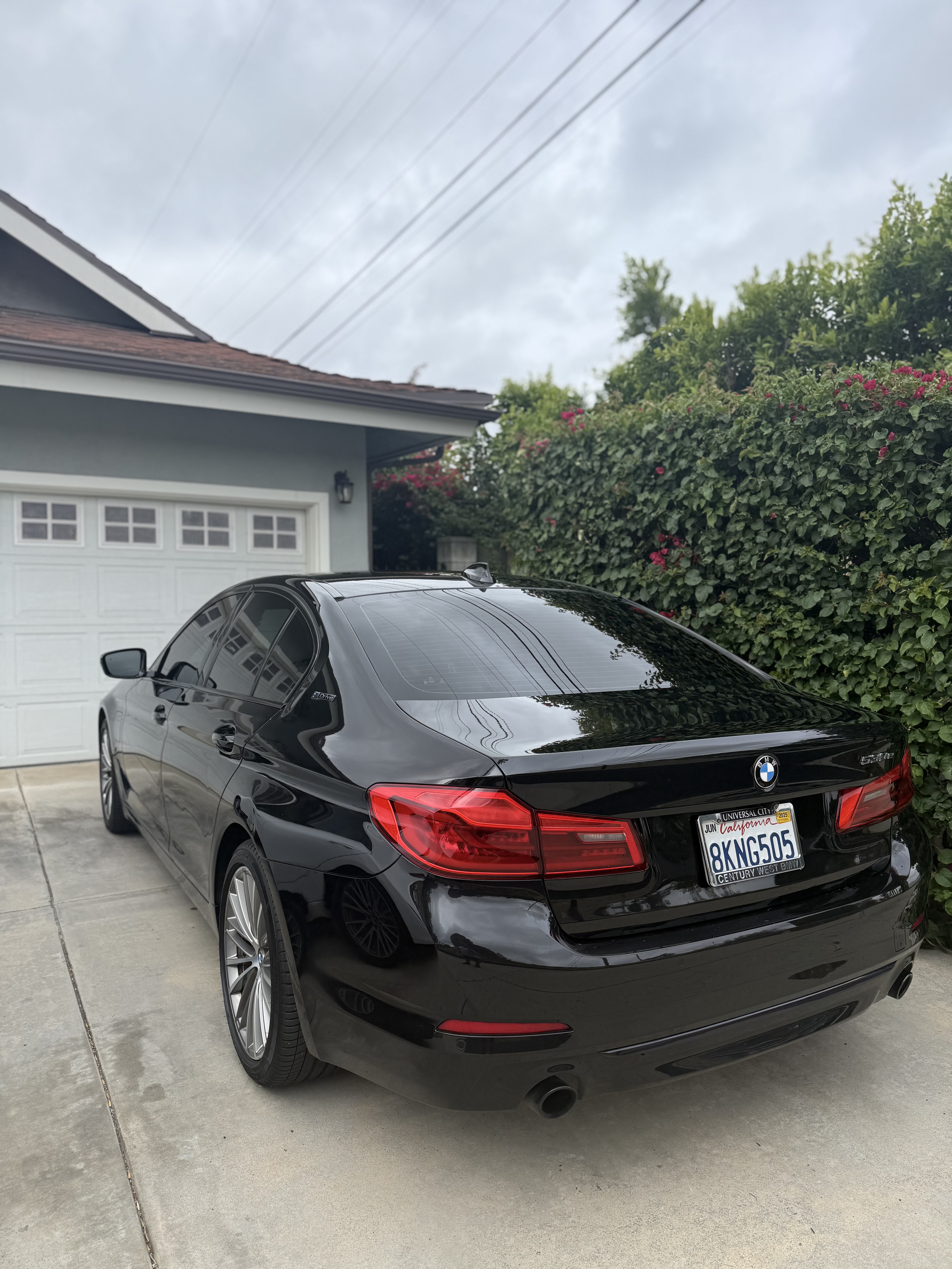 Used 2019 BMW 530e w/ Convenience Package RWD image 1