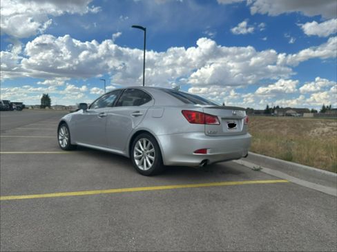 Used 2010 Lexus IS 250 w/ Premium Pkg Value Edition RWD image 4