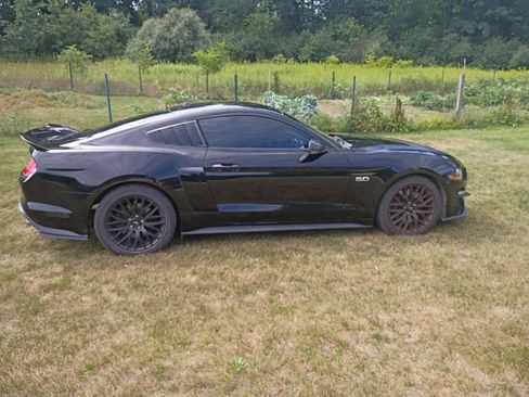 Used 2019 Ford Mustang GT Premium w/ GT Performance Package RWD image 4