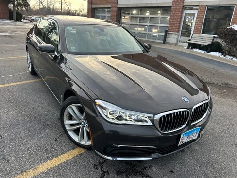 Used 2016 BMW 750i xDrive 750i xDrive Sedan 4D image 2
