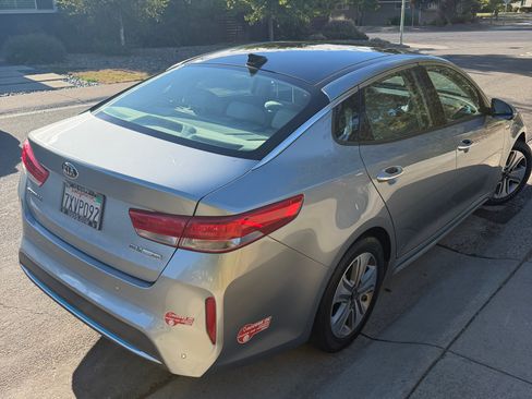 Used 2017 Kia Optima EX w/ Technology Package FWD image 6
