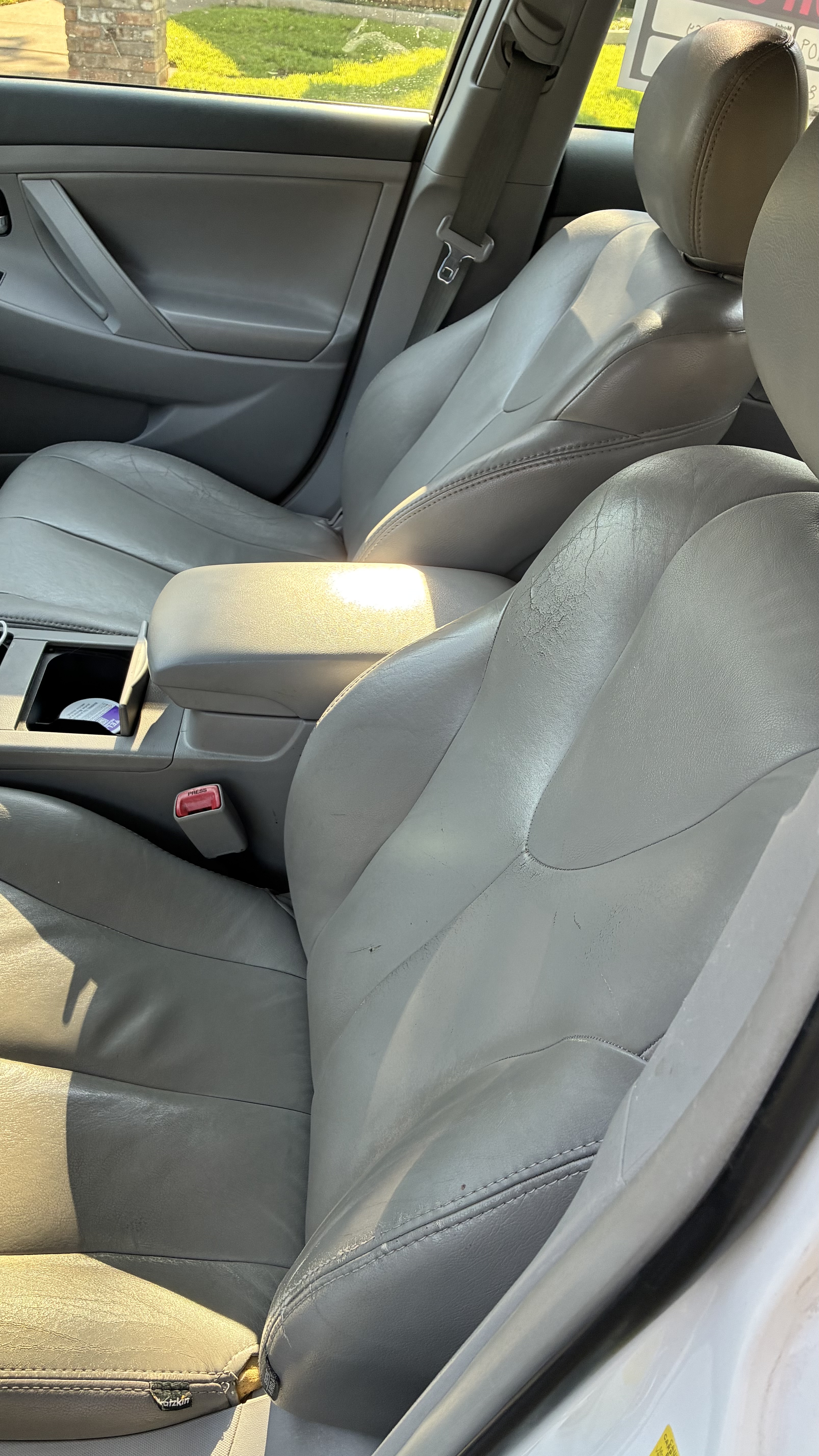 Used 2011 Toyota Camry LE FWD image 16
