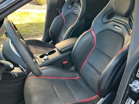 Used 2019 Mercedes-Benz CLA 45 AMG 4MATIC image 9