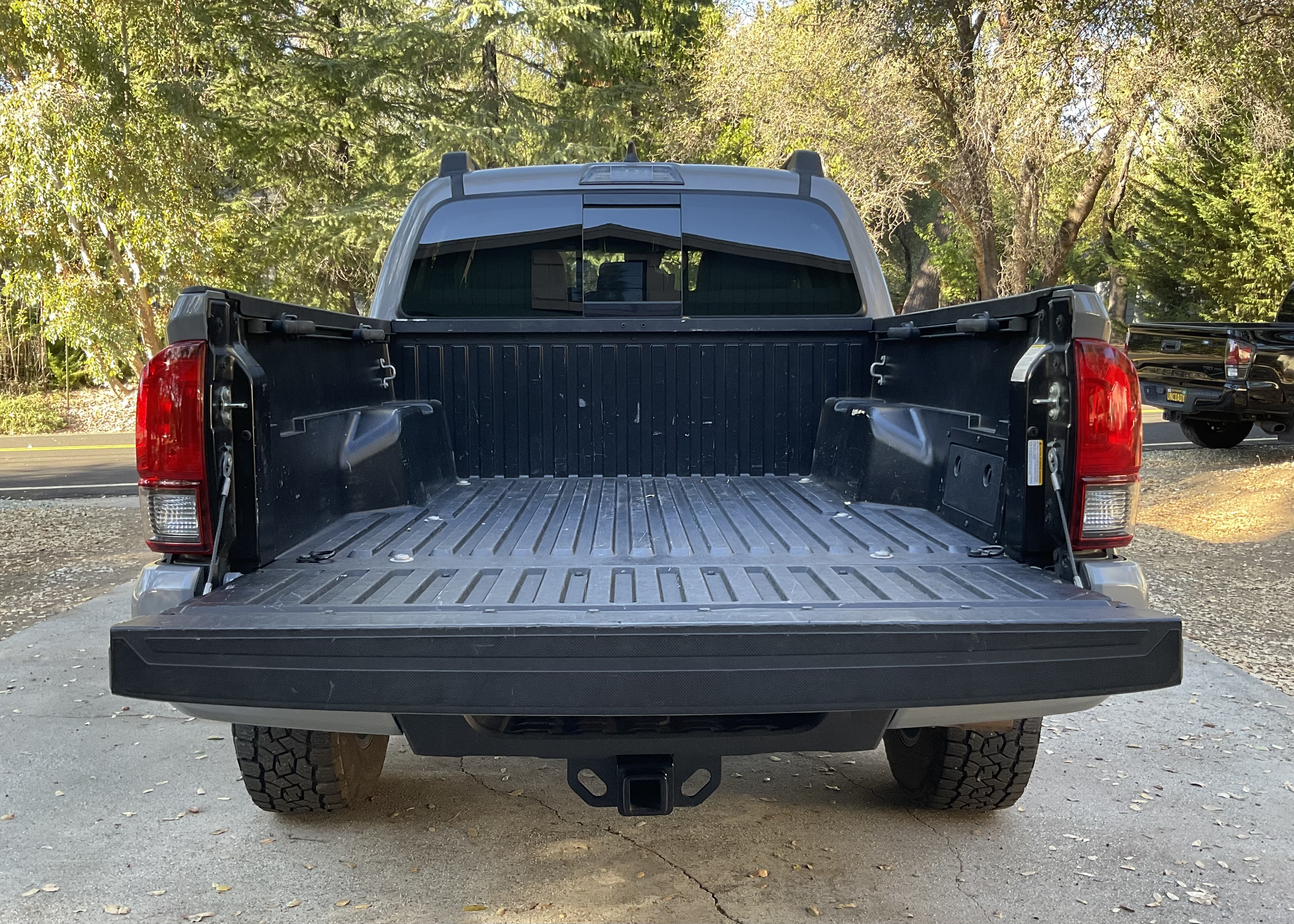 Used 2020 Toyota Tacoma SR5 w/ Technology Package AWD/4WD image 8