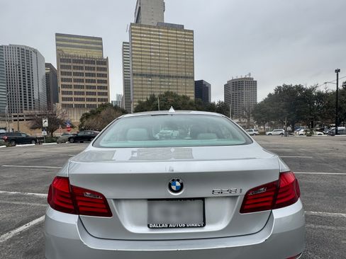 Used 2011 BMW 528i 528i Sedan 4D image 5