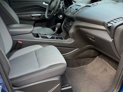 Used 2017 Ford Escape SE FWD image 12