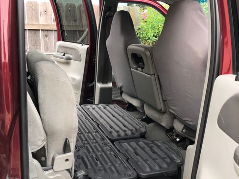 Used 2004 Ford F350 XL image 9