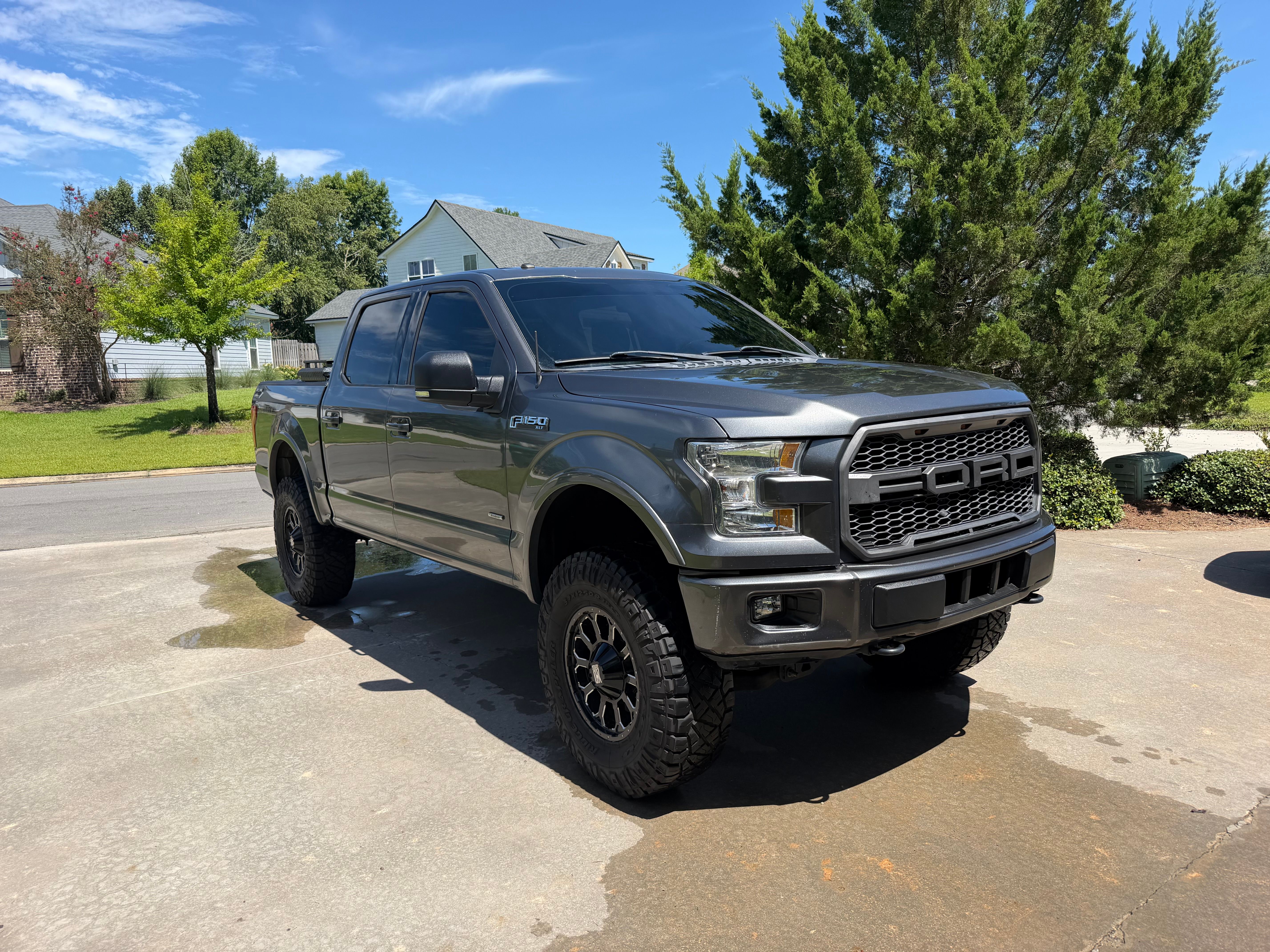 Used 2016 Ford F150 XLT w/ Equipment Group 302A Luxury AWD/4WD image 1