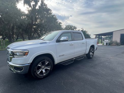 Used 2022 RAM 1500 Laramie AWD/4WD image 1
