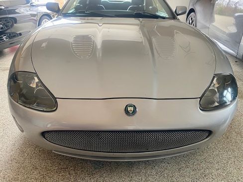 Used 2005 Jaguar XK R image 24