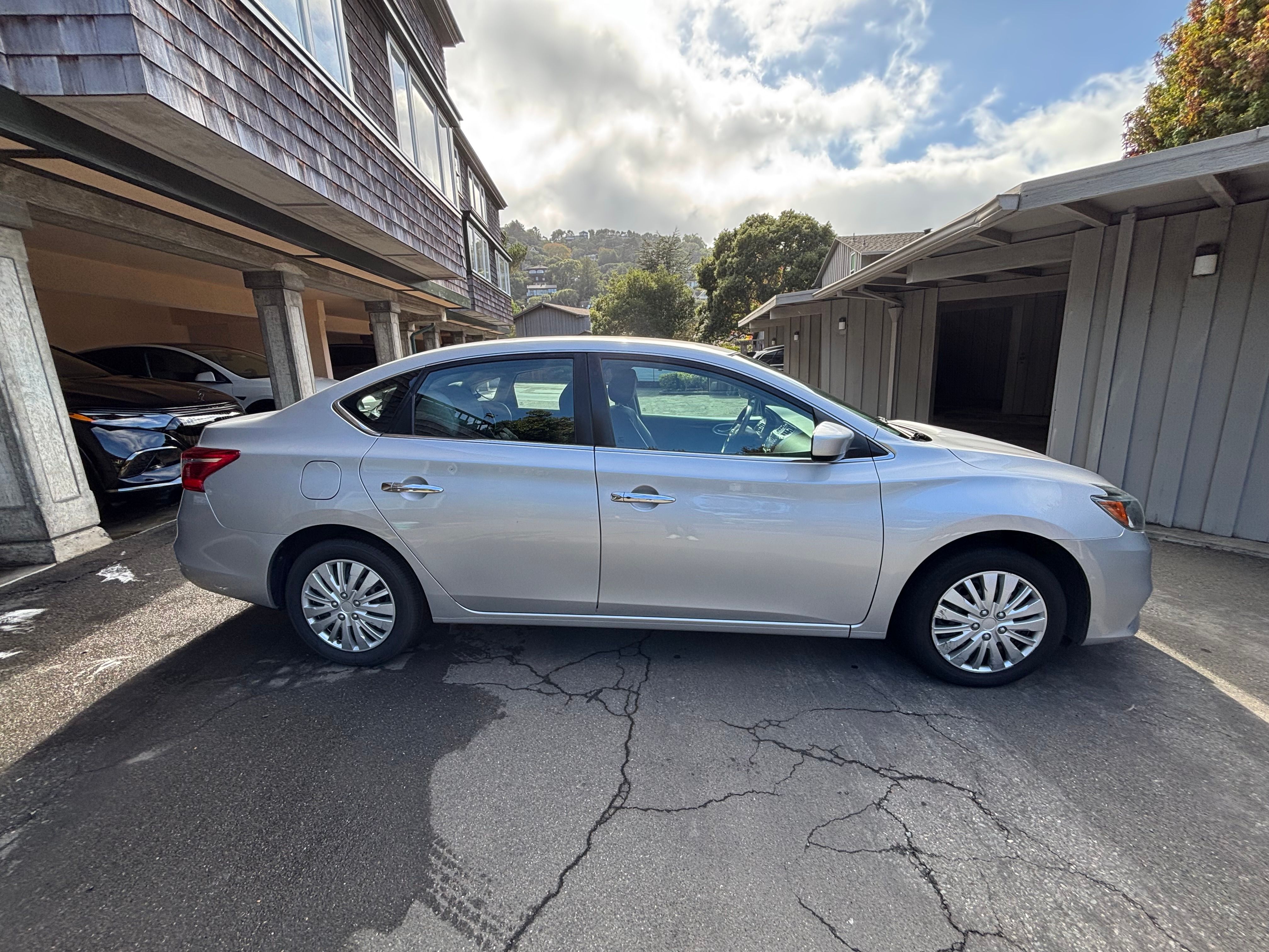 Used 2017 Nissan Sentra SV FWD image 8