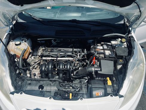Used 2013 Ford Fiesta SE w/ Super Fuel Economy Pkg image 12