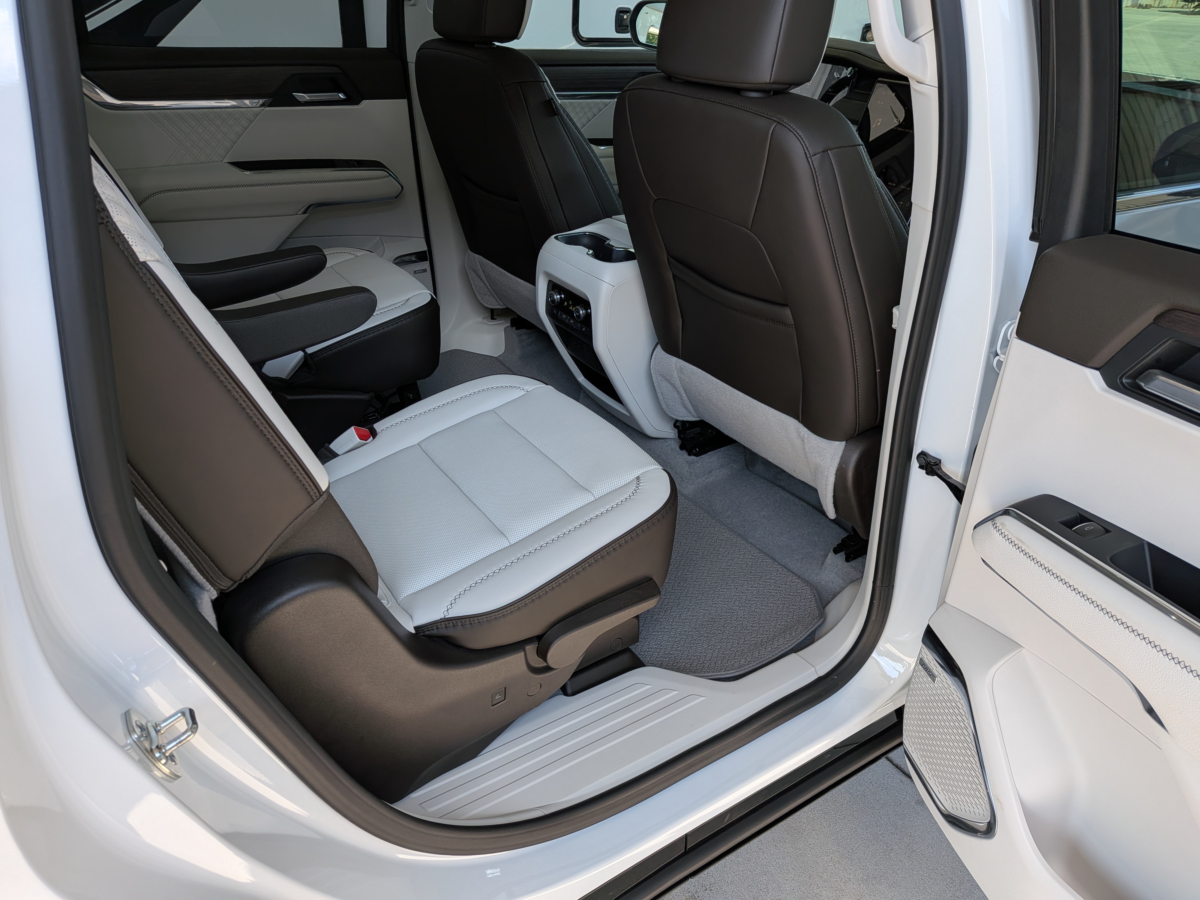 Used 2026 GMC Acadia Denali FWD image 19