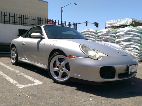 Used 2004 Porsche 911 Carrera 4S image 2