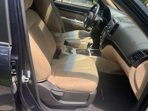 Used 2011 Hyundai Santa Fe Limited FWD image 9