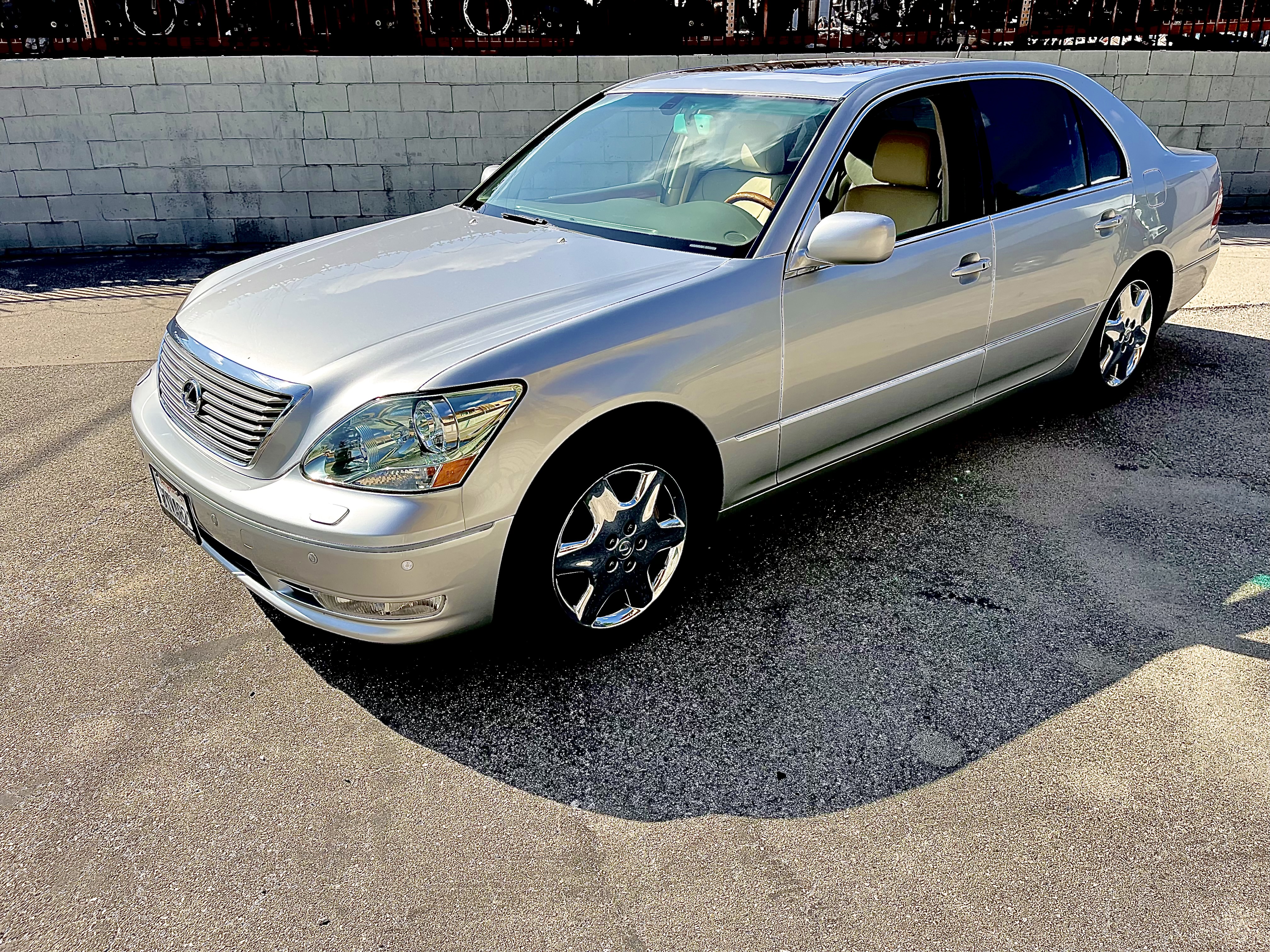 Used 2004 Lexus LS 430 RWD image 1