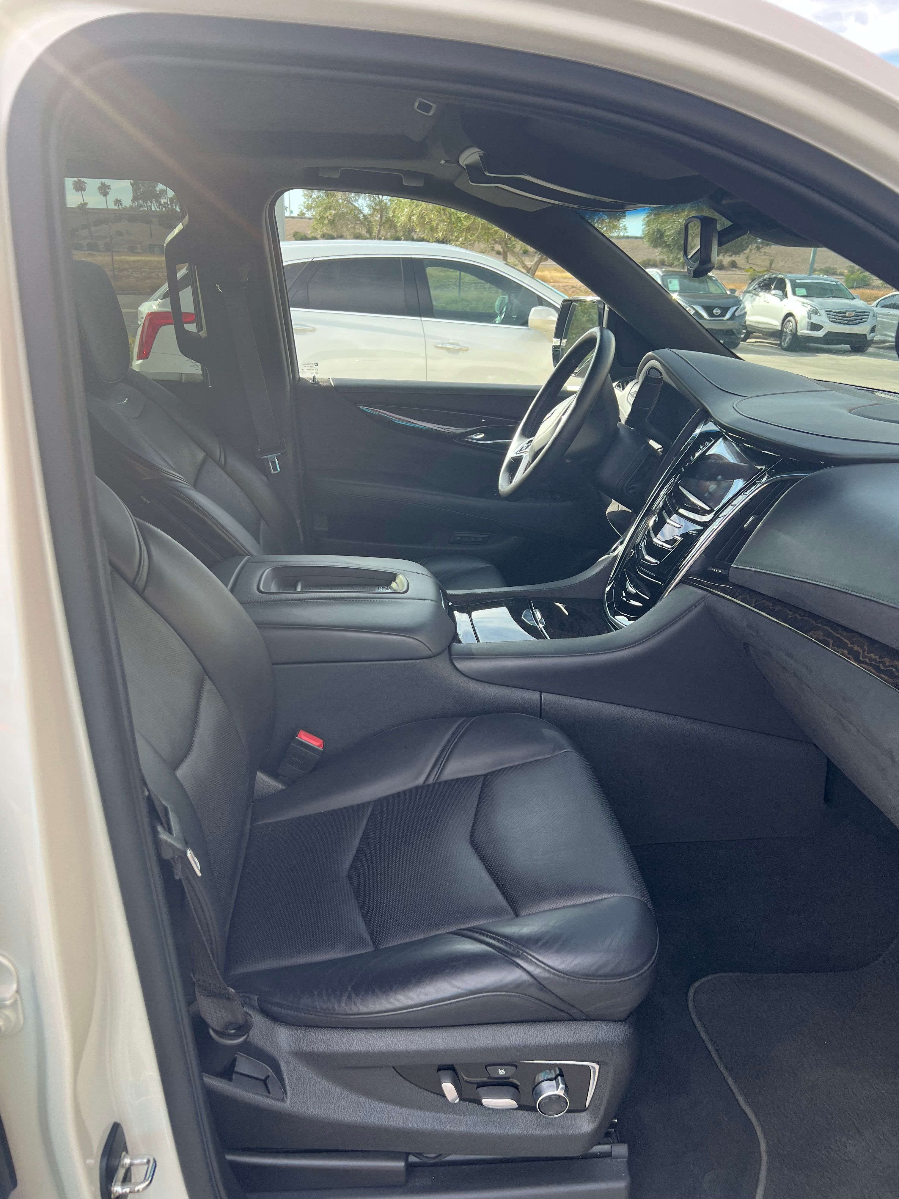 Used 2015 Cadillac Escalade ESV Platinum RWD image 8