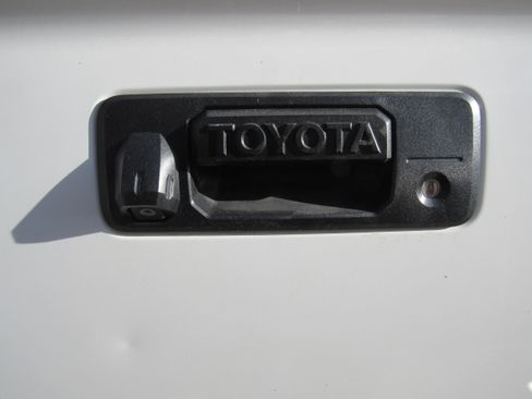 Used 2015 Toyota Tundra SR5 w/ TRD Off Road Package AWD/4WD image 11