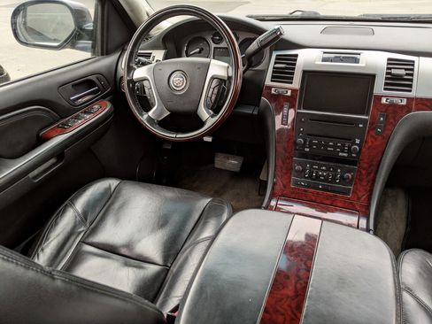 Used 2008 Cadillac Escalade ESV AWD image 16